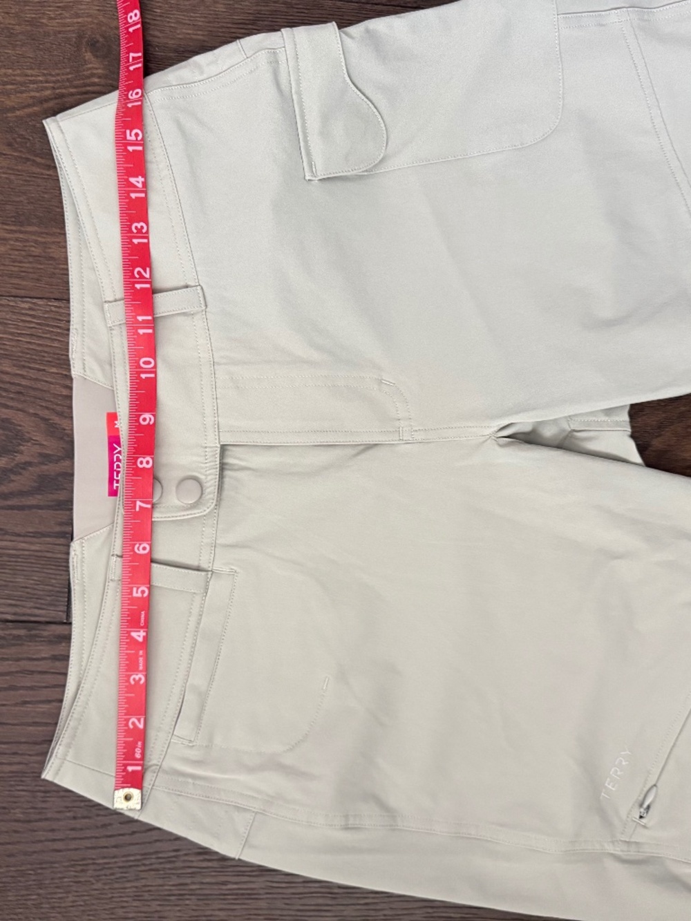 Terry Women's Cycling & Hiking Cargo Shorts – Khaki – Size Medium - Picture 4 of 7